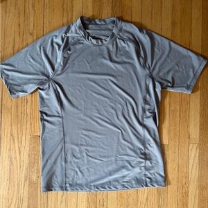 Lands’ End gray men’s swim shirt rash guard-m